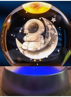 Dekoratif Ay Üstünde Astronot Tasarımlı Plastik Altlıklı Cam Küre