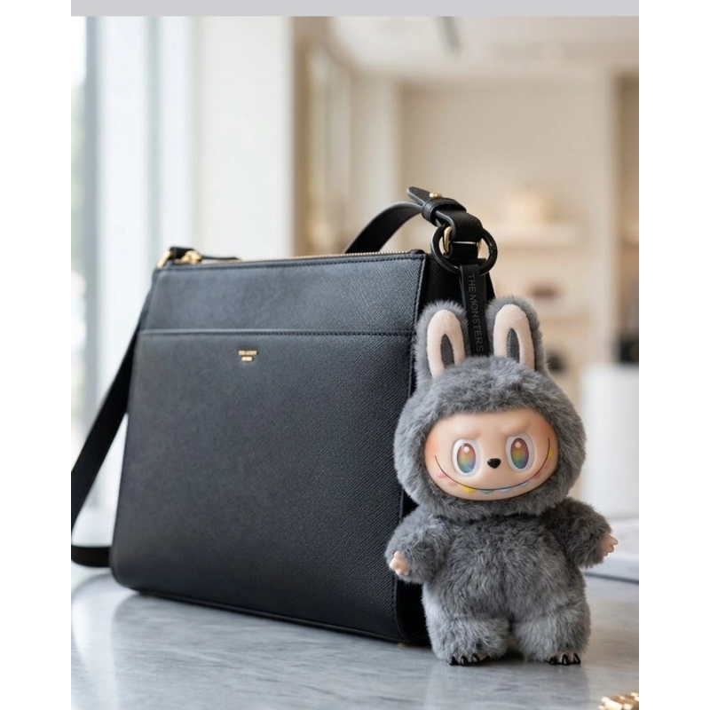 Dekoratif Yumuşak Labubu Peluş Figür – Koleksiyonluk Ve Çocuklara Uygun Hediye 20 Cm Dekoratif Yumuşak Labubu Peluş Figür – Koleksiyonluk Ve Çocuklara Uygun Hediye 20 Cm