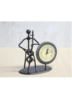 Metal Saatli Keman Çalan Müzisyen Alk4333