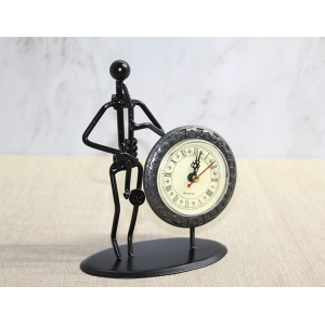 Metal Saatli Saksafon Çalan Müzisyen Alk4335