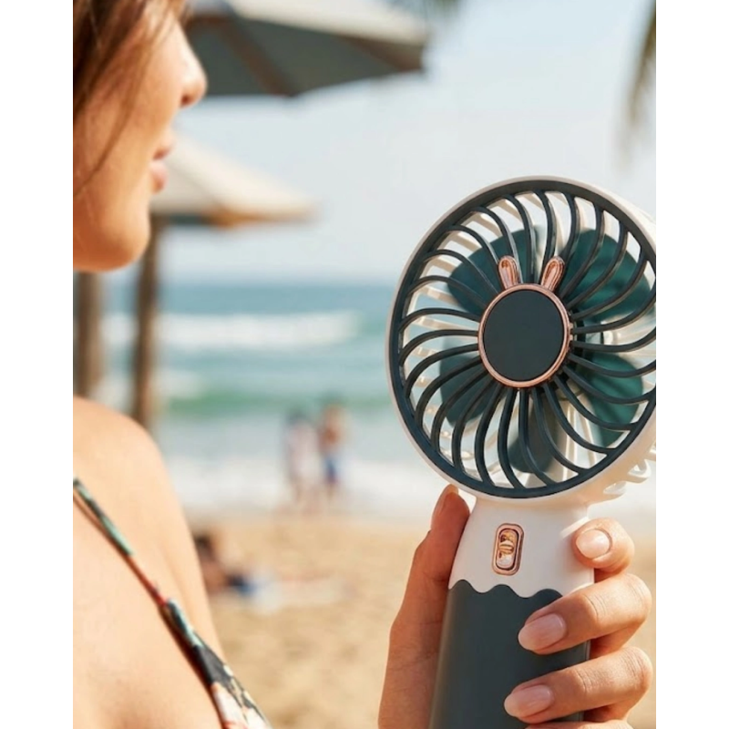 Sessiz Çalışan Güçlü Serinletici Mini Masa Fanı Sessiz Çalışan Güçlü Serinletici Mini Masa Fanı