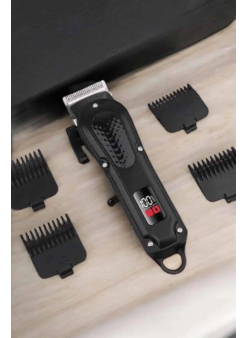 Suya Dayanıklı Tıraş Makinesi Keskin Bıçaklı Dijital Göstergeli Şarjlı